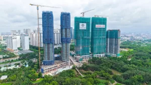 Công trường Eaton Park thực tế trên đường Mai Chí Thọ