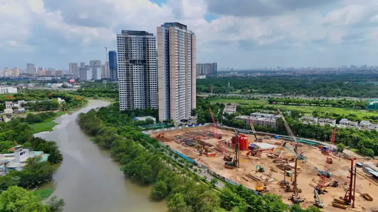 Công trường Palm River của Hướng Việt Properties tháng 8 năm 2026