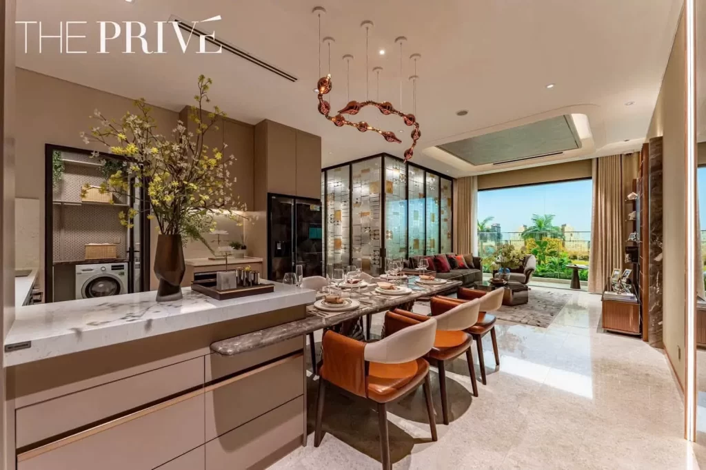 Bếp và bàn ăn nhà mẫu The Privé theo tiêu chuẩn bàn giao
