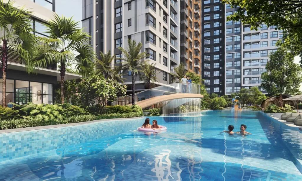 Hồ bơi nội khu kết hợp tiểu cảnh thác nước tại căn hộ Gladia Heights