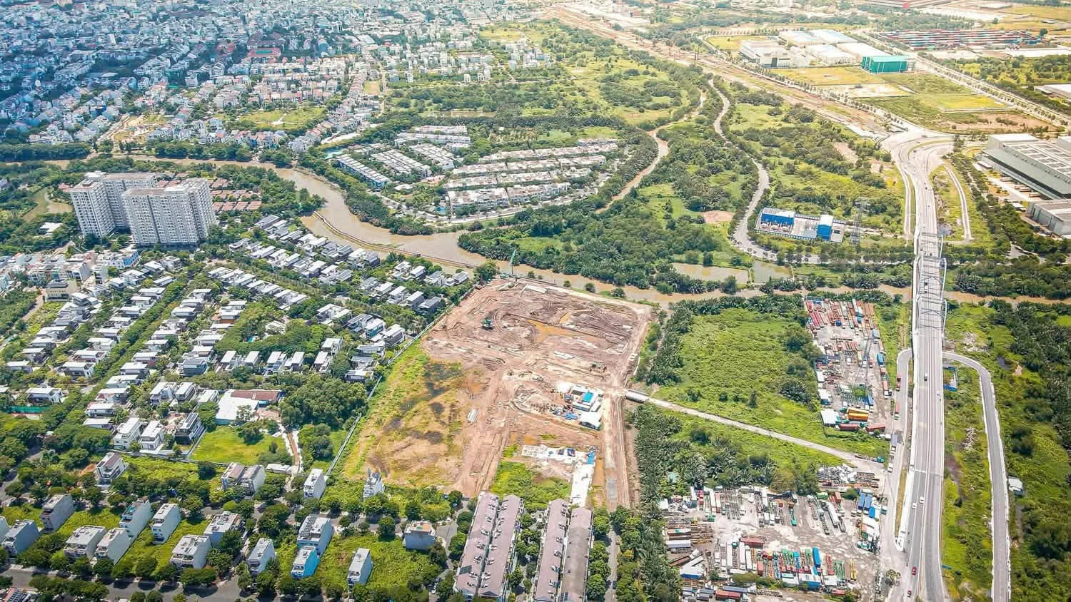 Hướng nhìn về đường Vành đai 2 từ tiến độ dự án Imperia Sensa Park