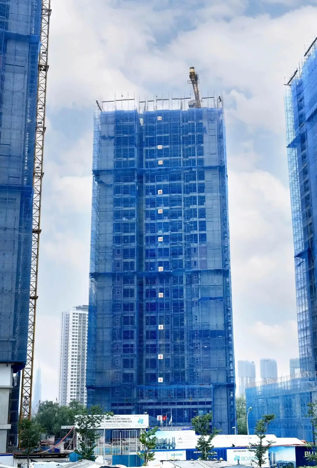 Tiến độ dự án The Privé Tháp 5 và 7 thi công sàn tầng 24 tháng 10/2026