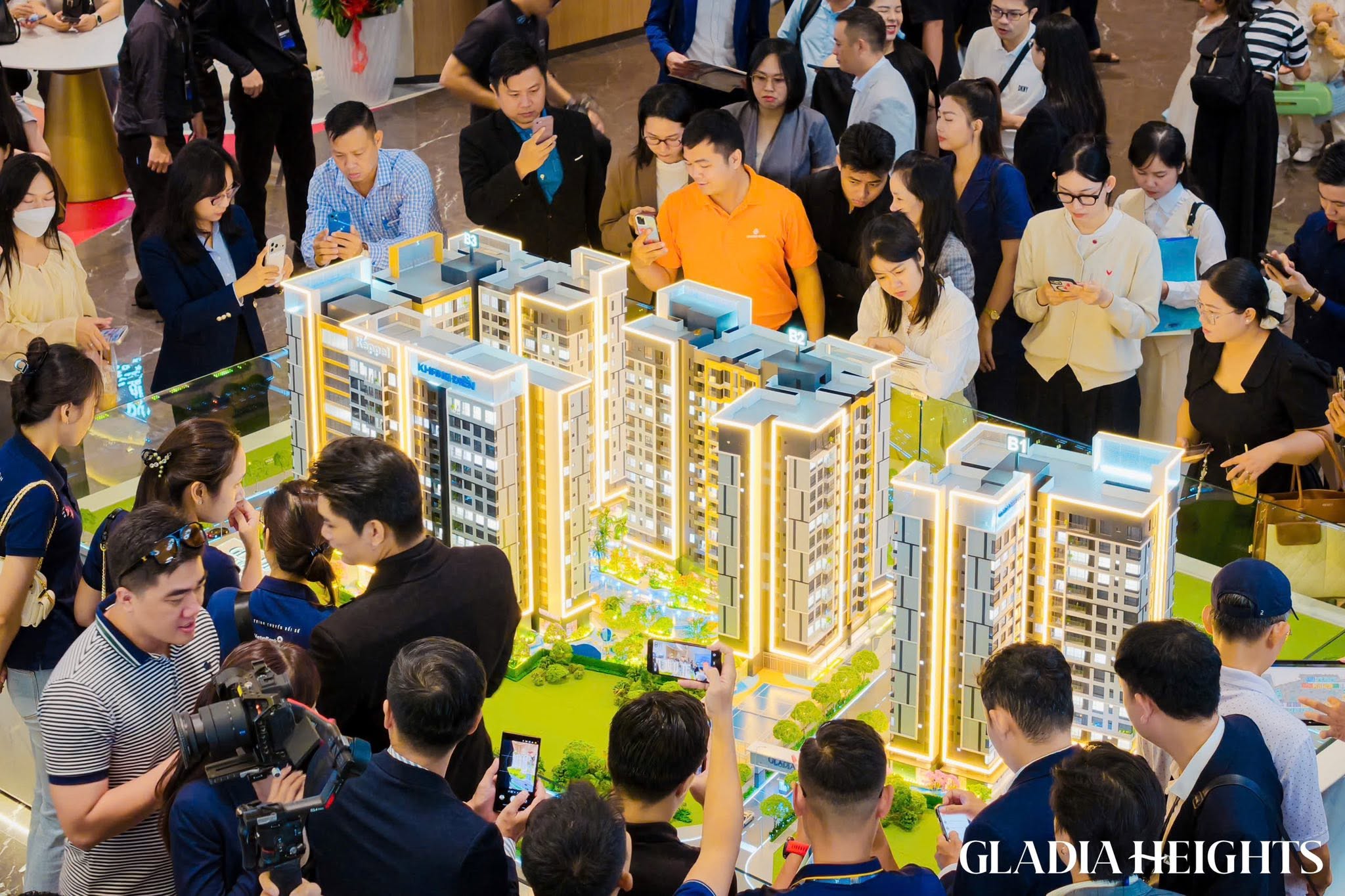 Sa bàn các tòa tháp Gladia Heights Quận 2