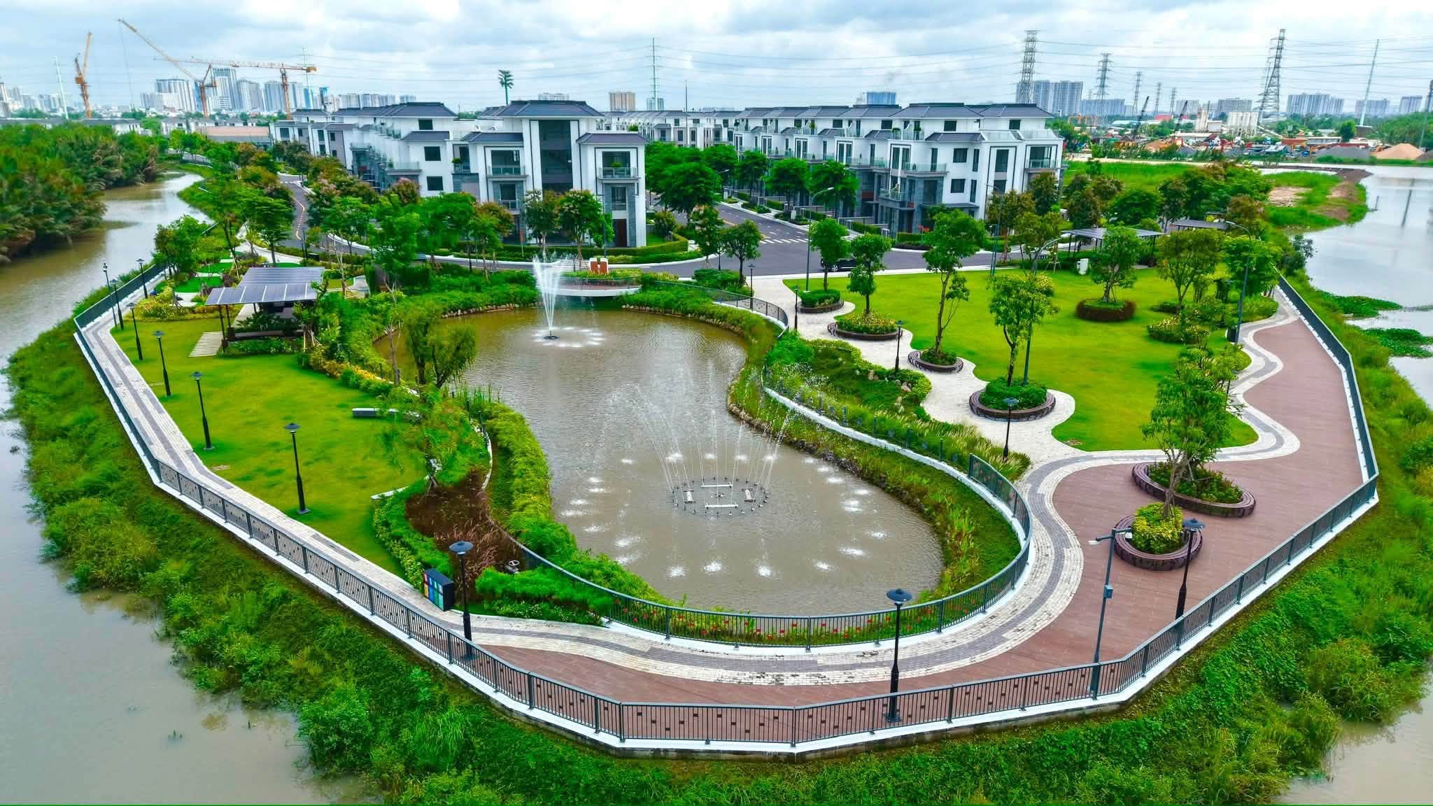 Không gian công viên ven sông tại Gladia Heights thuộc phân khúc căn hộ khu Đông 6 tỷ