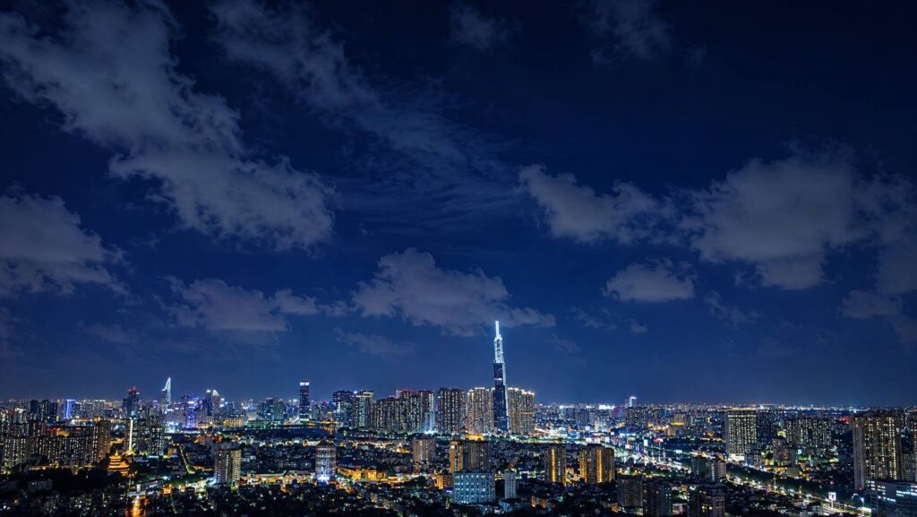 Tầm view đêm triệu đô từ tháp A3 A4 Eaton Park nhìn về Landmark 81