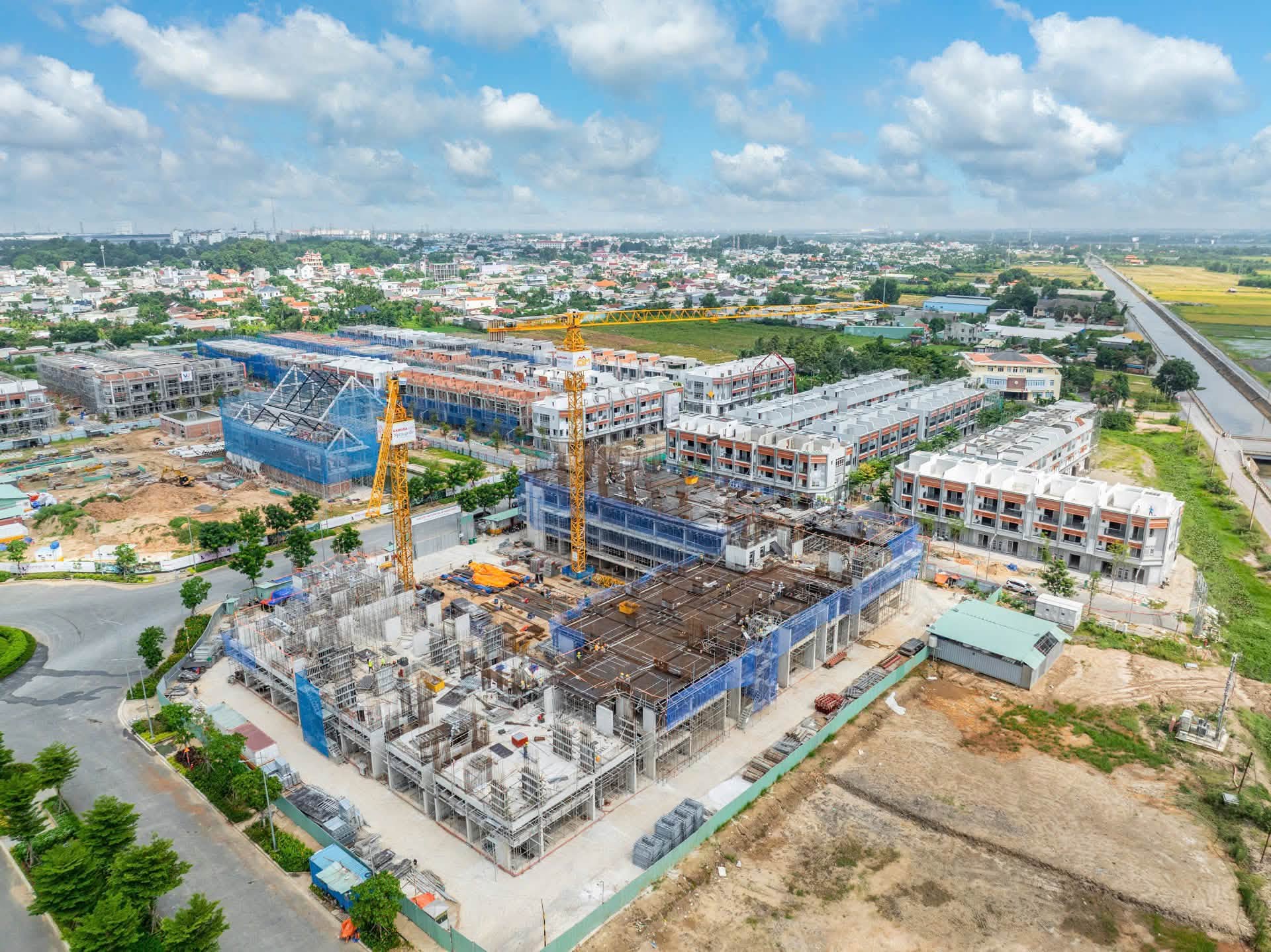 Clubhouse Spring House đạt 80% tiến độ bên dòng kênh sinh thái đại đô thị Springville