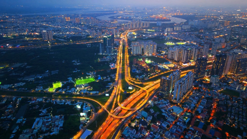 Tầm view đêm nút giao An Phú và đại lộ Mai Chí Thọ từ Eaton Park