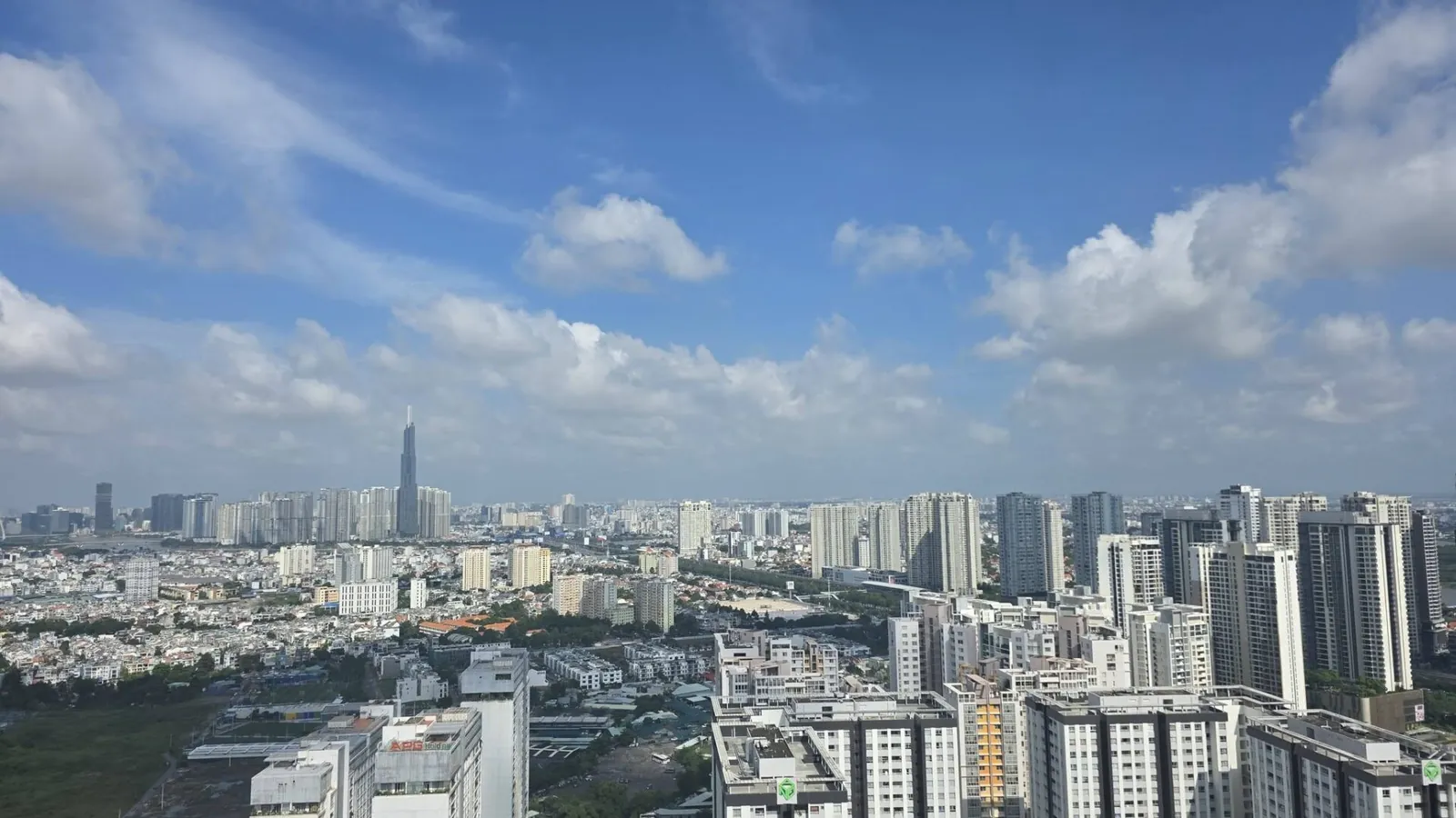 Tầm view hướng Thảo Điền và sông Sài Gòn từ tháp A3 A4 Eaton Park