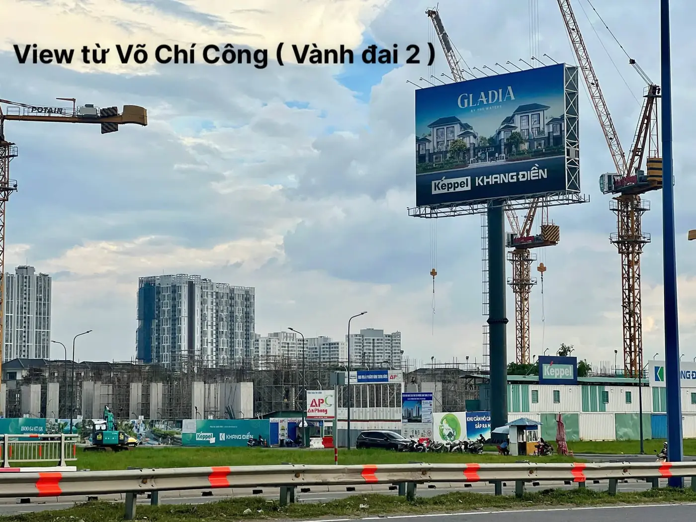 Toàn cảnh công trường tiến độ dự án Gladia Heights tháng 9/2026 nhìn từ trục Võ Chí Công
