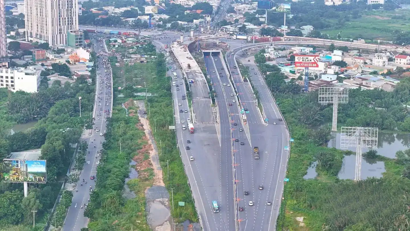 Toàn cảnh flycam nút giao An Phú ba tầng kết nối Mai Chí Thọ và cao tốc tháng 9/2026
