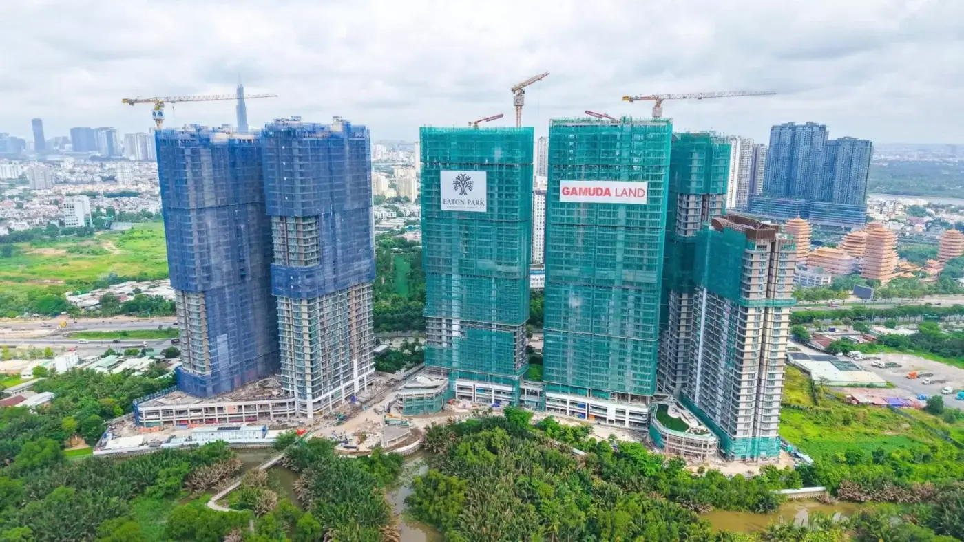 Ảnh thật các tháp Eaton Park đang thi công mặt ngoài
